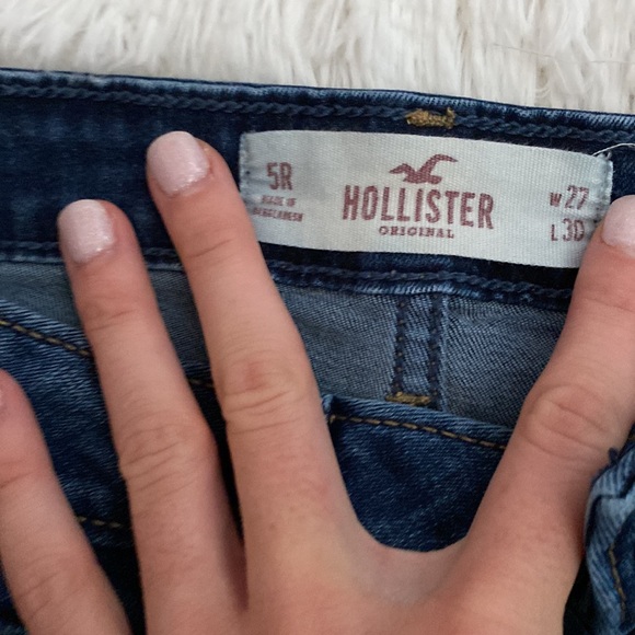 Gently worn Hollister Jeans - Picture 2 of 4